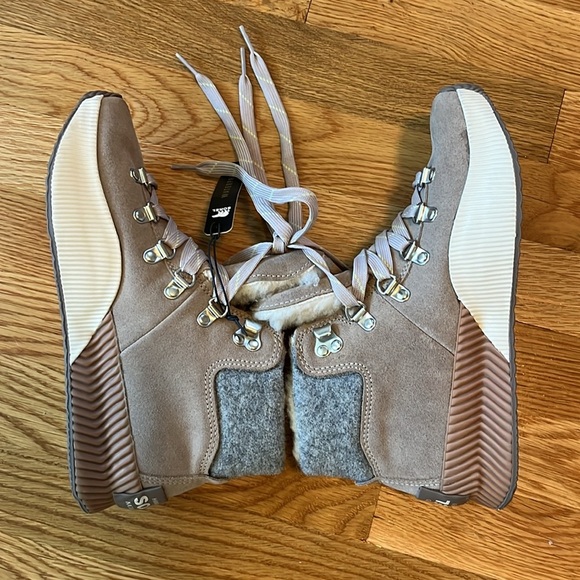 Sorel Out N’ About lll Conquest Boot Size 7 NWT - Picture 9 of 15